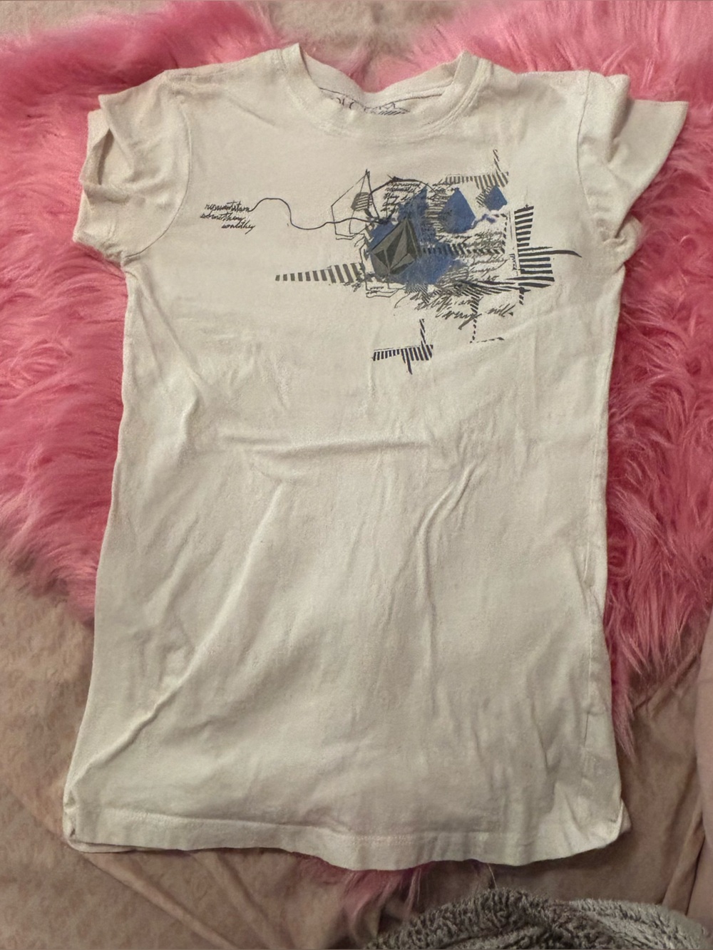 Y2K 2005 vintage white and blue Volcom graphic tee